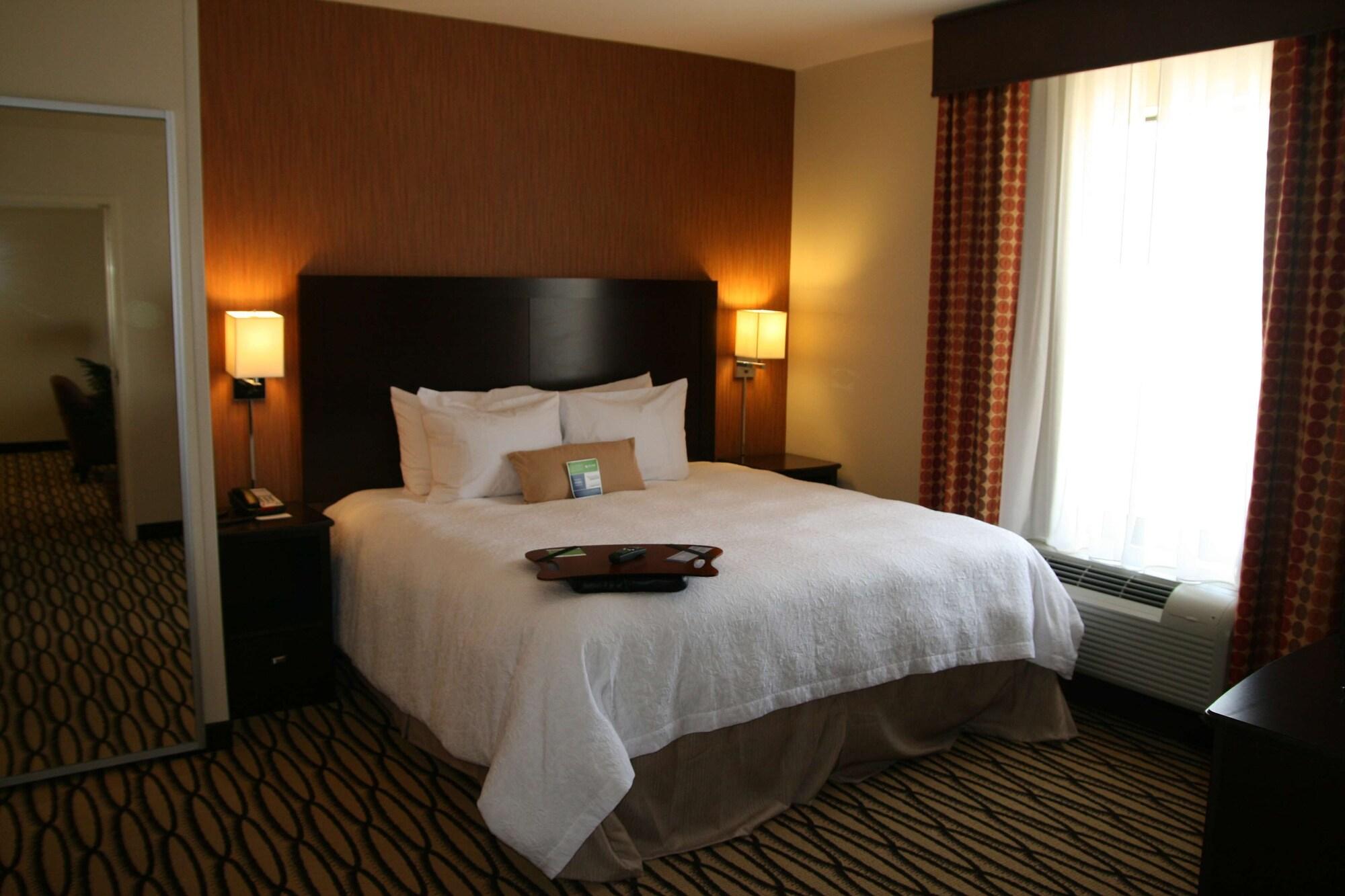 Hampton Inn & Suites Morgan City Room photo